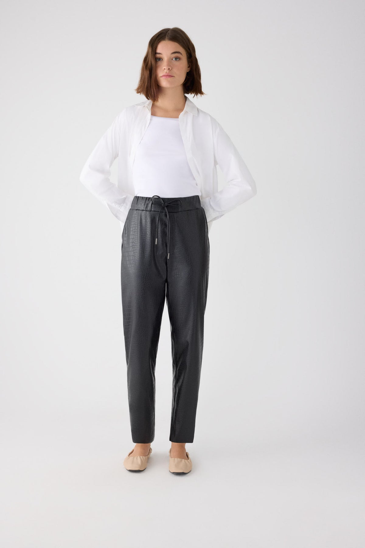 70469-negro-pantalon-mujer-de-tiro-alto-efecto-piel-negro