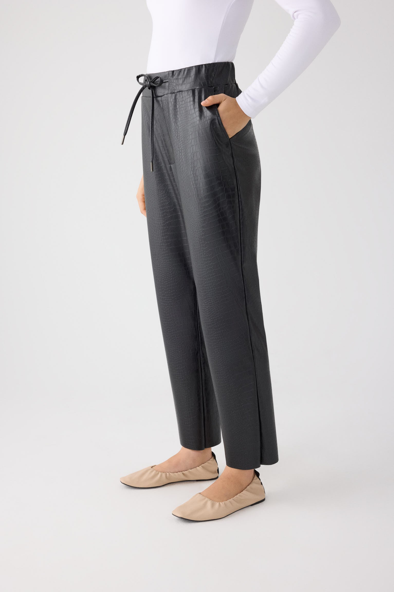 70469-negro-pantalon-mujer-de-tiro-alto-efecto-piel-negro