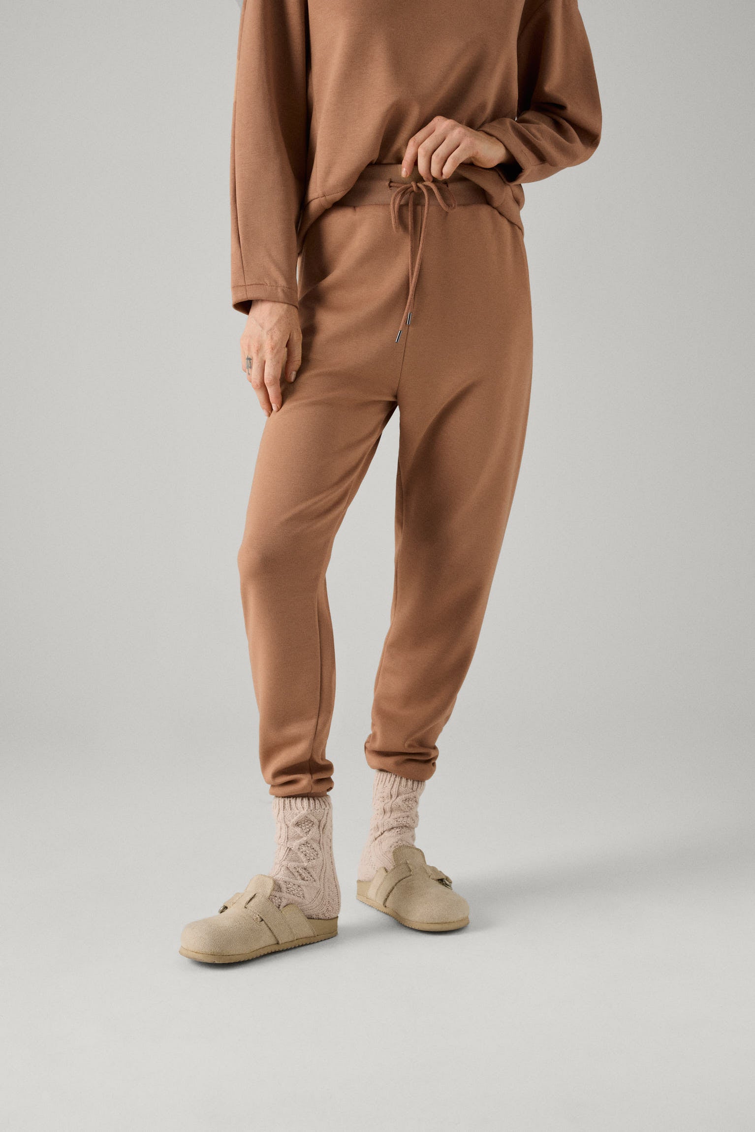 70613-1-pantalon-jogger-ysabel-mora - Marrón