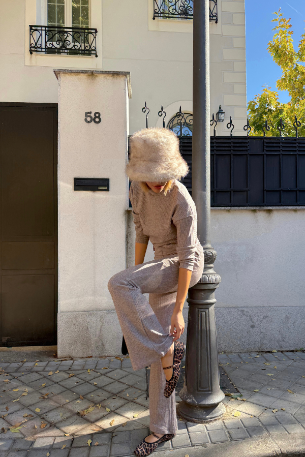 Look in maglia a coste marrone @teresamora6