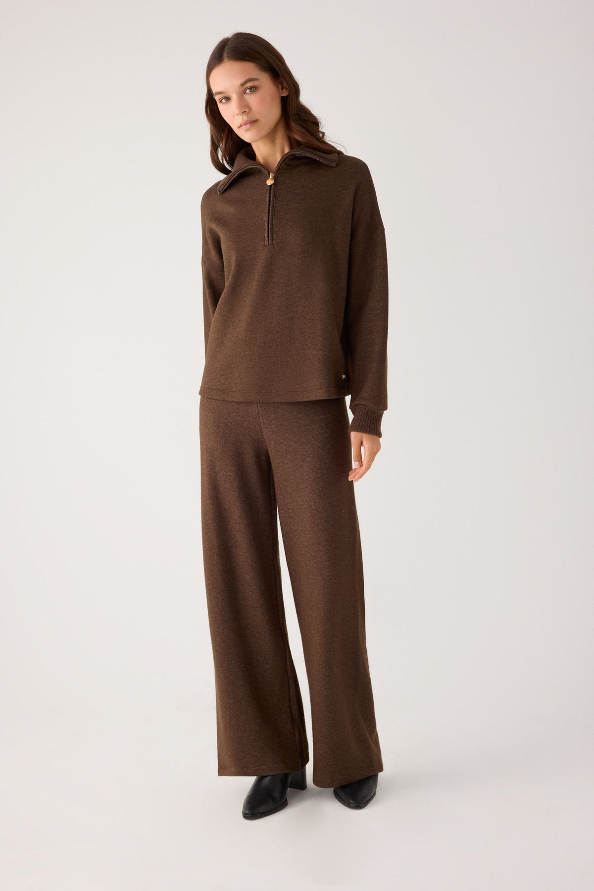70727-melange-chocolate-pantalones-comodos-anchos-calidos-tiro-alto-marron-chocolate