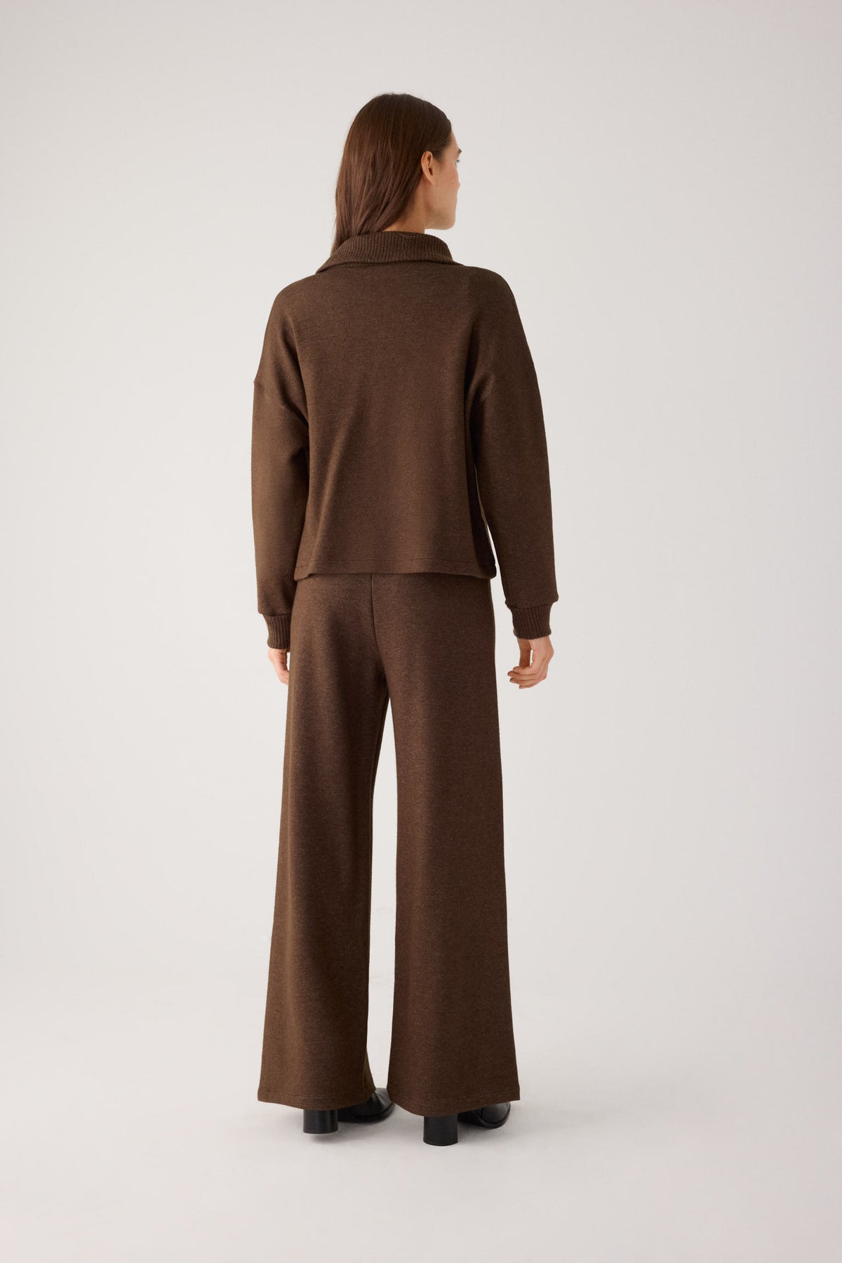 70727-melange-chocolate-pantalones-comodos-anchos-calidos-tiro-alto-marron-chocolate