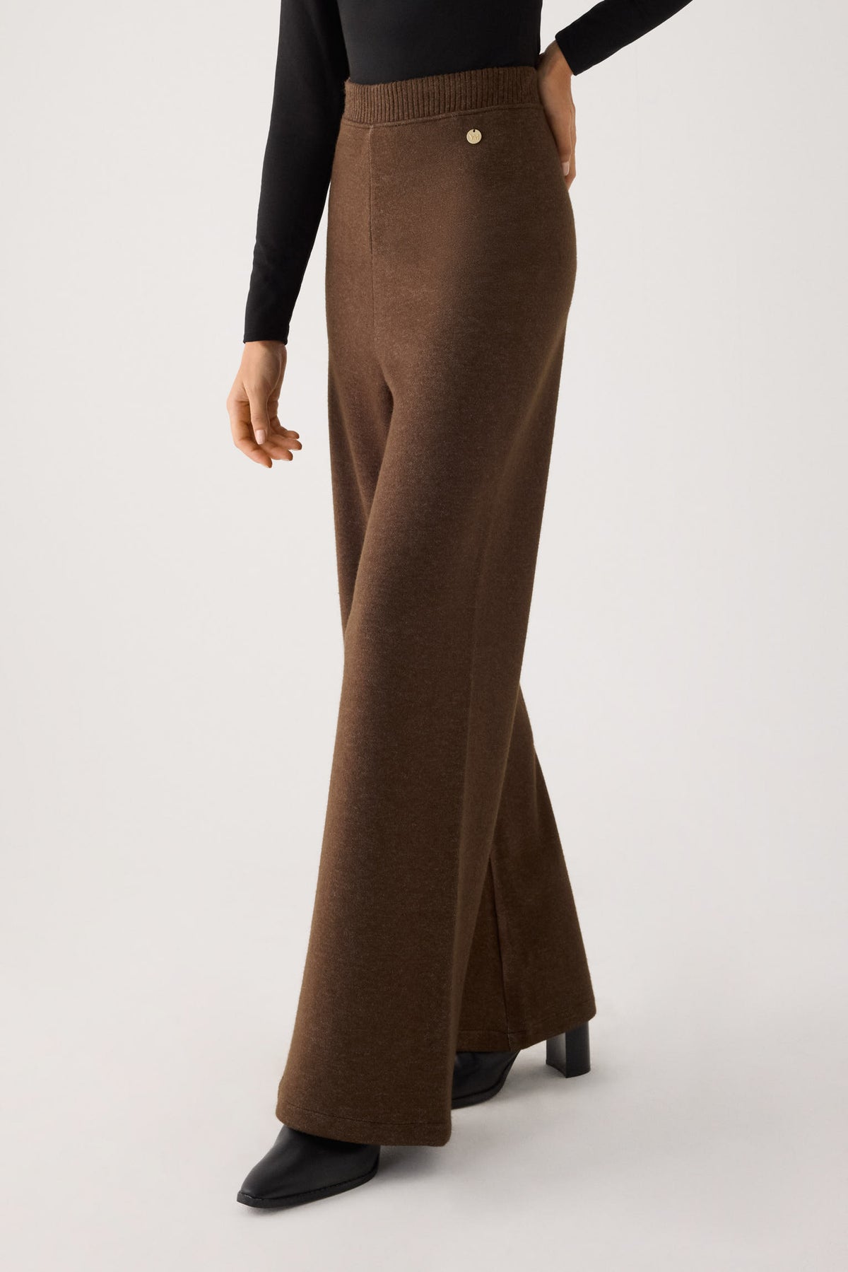 70727-melange-chocolate-pantalones-comodos-anchos-calidos-tiro-alto-marron-chocolate