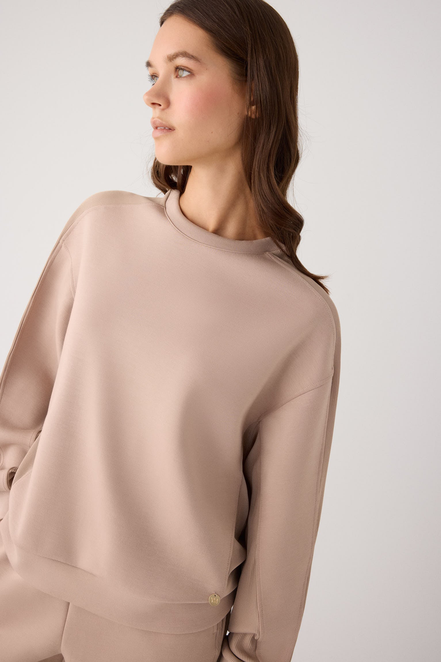 70746-taupe-sudadera-afelpada-canale-cuello-redondo-beige