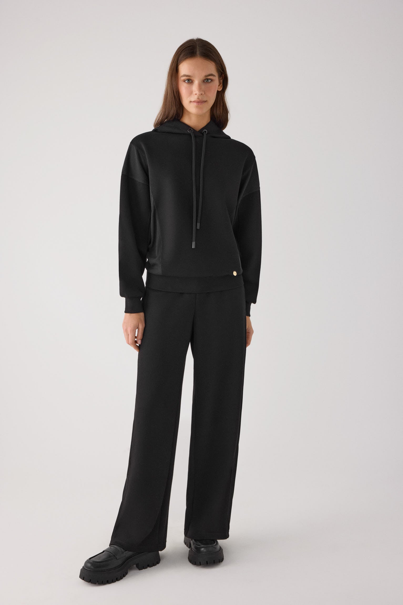 70747-black-pantalones-comodos-anchos-afelpados-tiro-alto-canale-negro