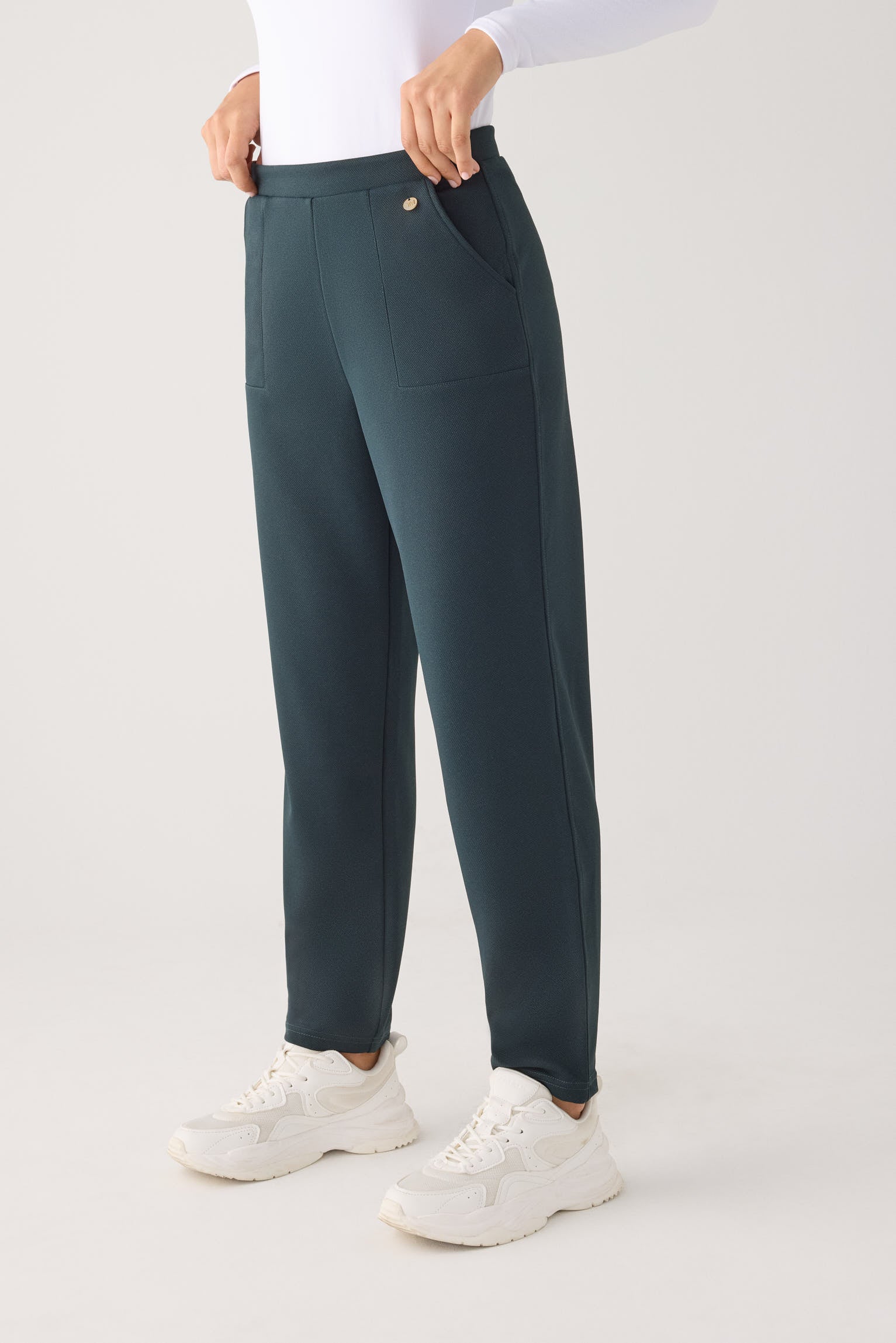 70752-ocean-blue-pantalones-comodos-slim-textura-pique-tiro-alto-verde-botella