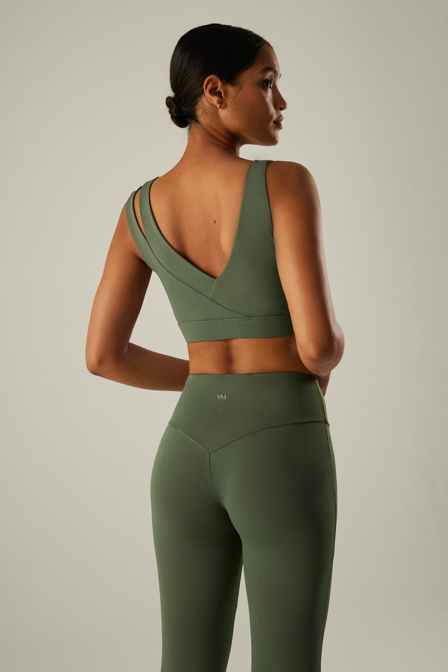 70868-5-ropa-deportiva-top-mujer-ysabel-mora - Verde