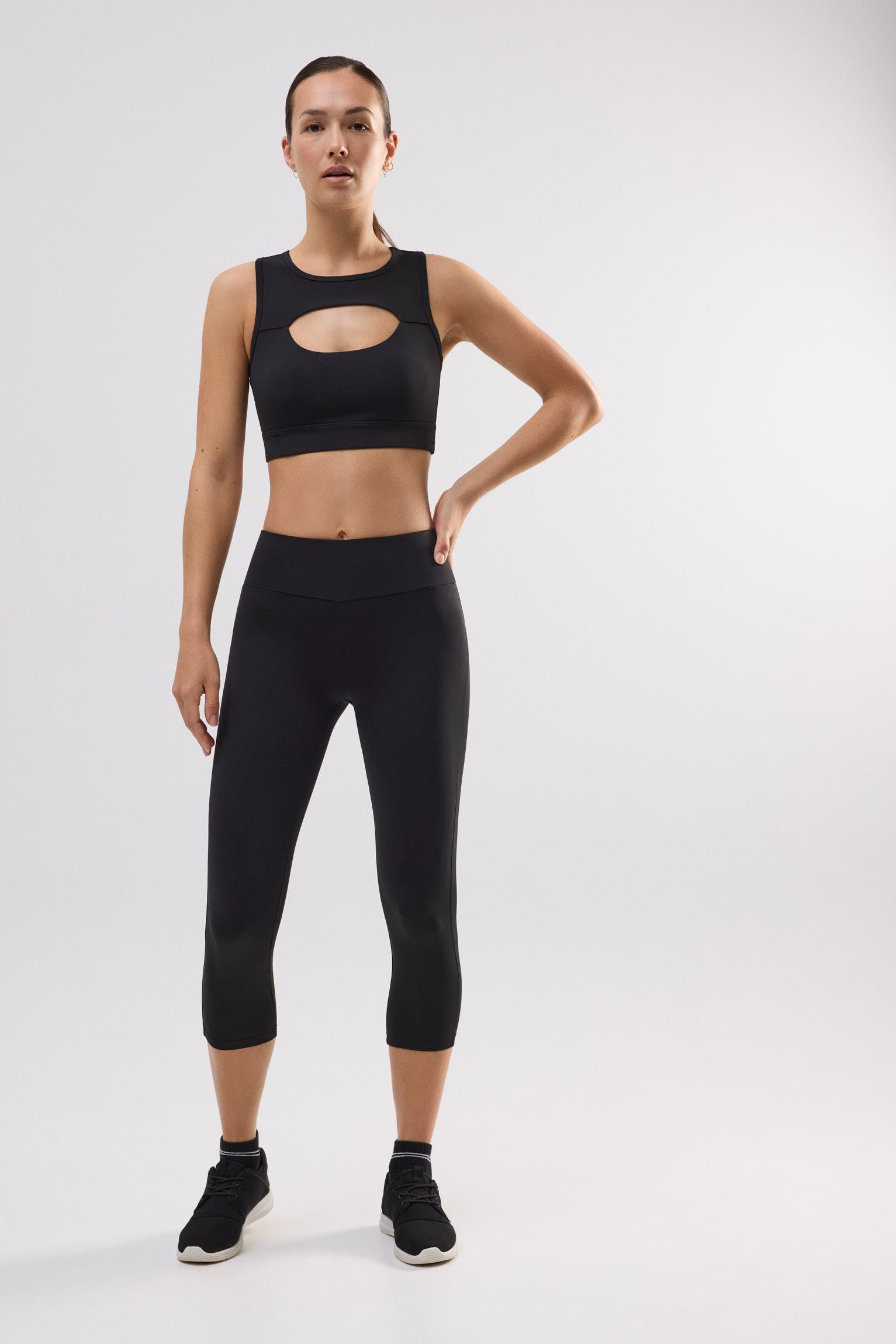 70905-8-leggings-deportivo-capri-mujer-ysabel-mora-negro