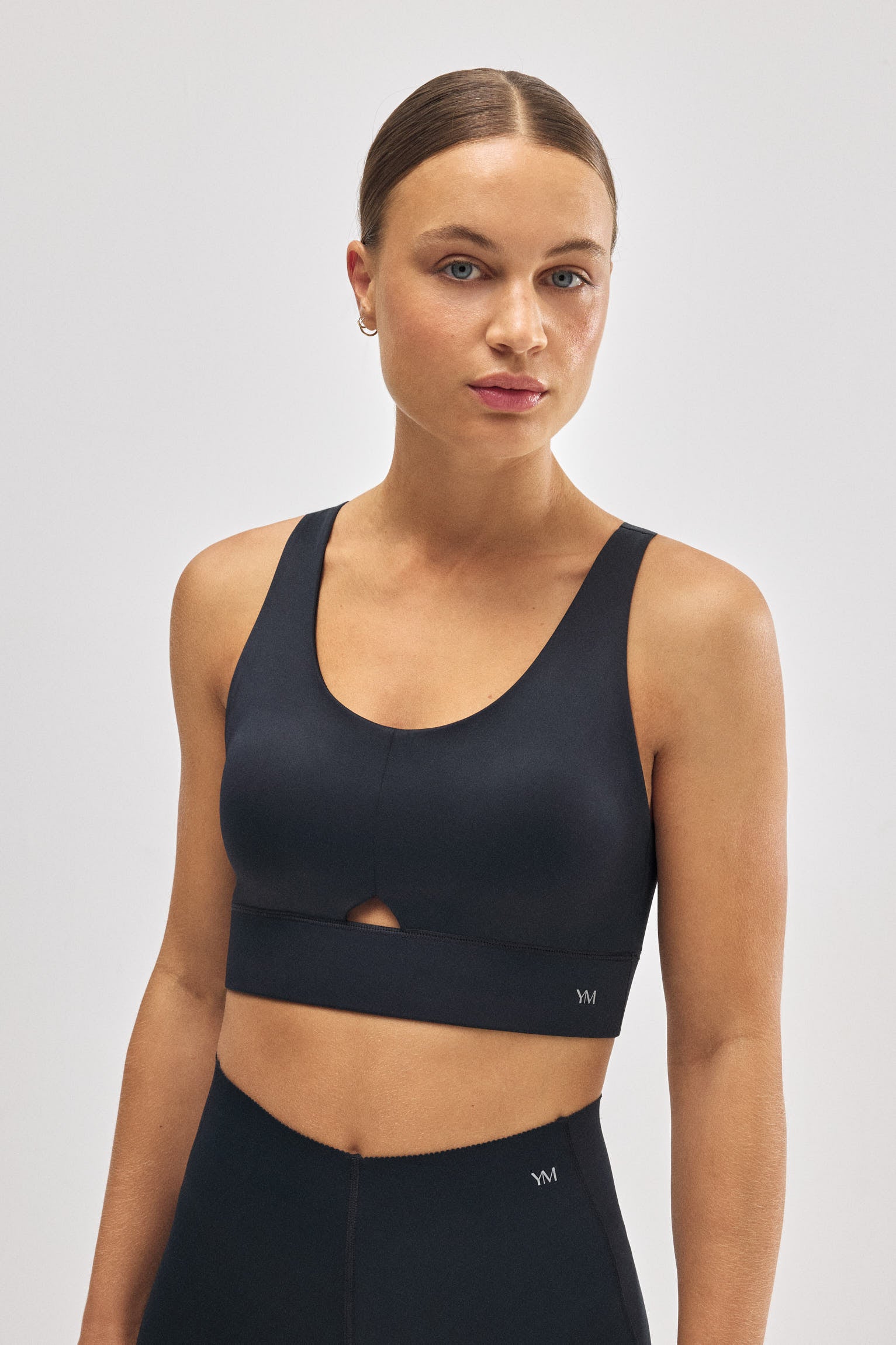 Reggiseno sportivo compressivo dettaglio apertura sostegno medio nero