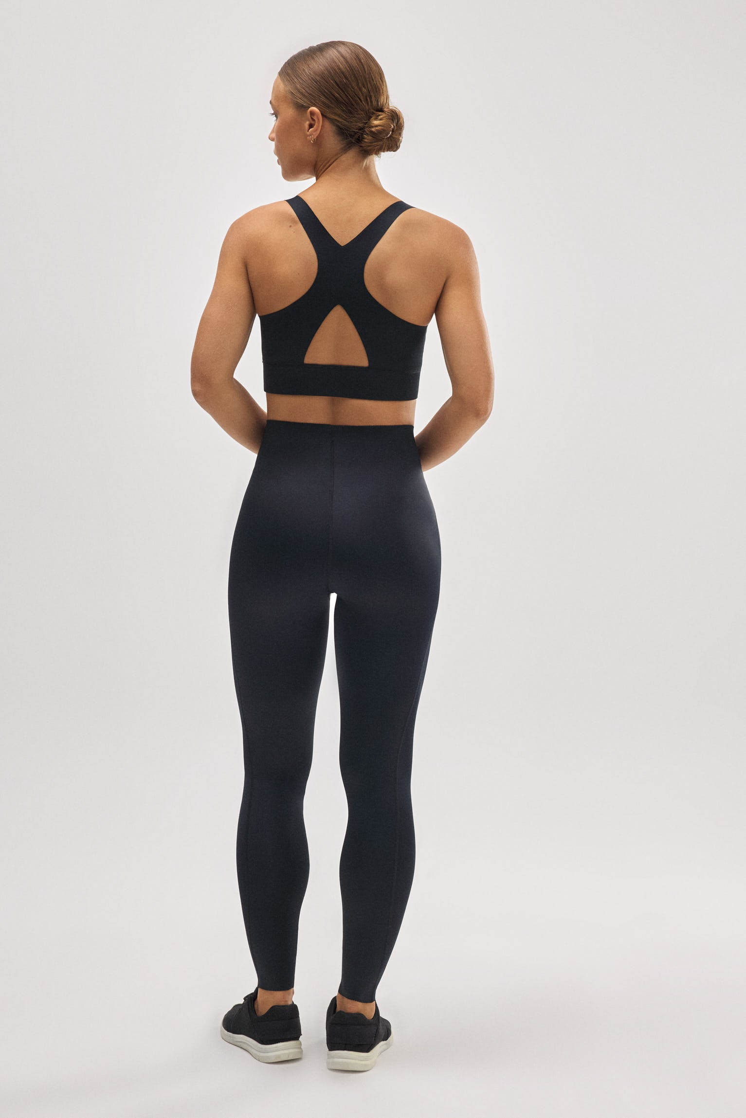 Leggings sportivi compressivi lunghi neri con pancia piatta
