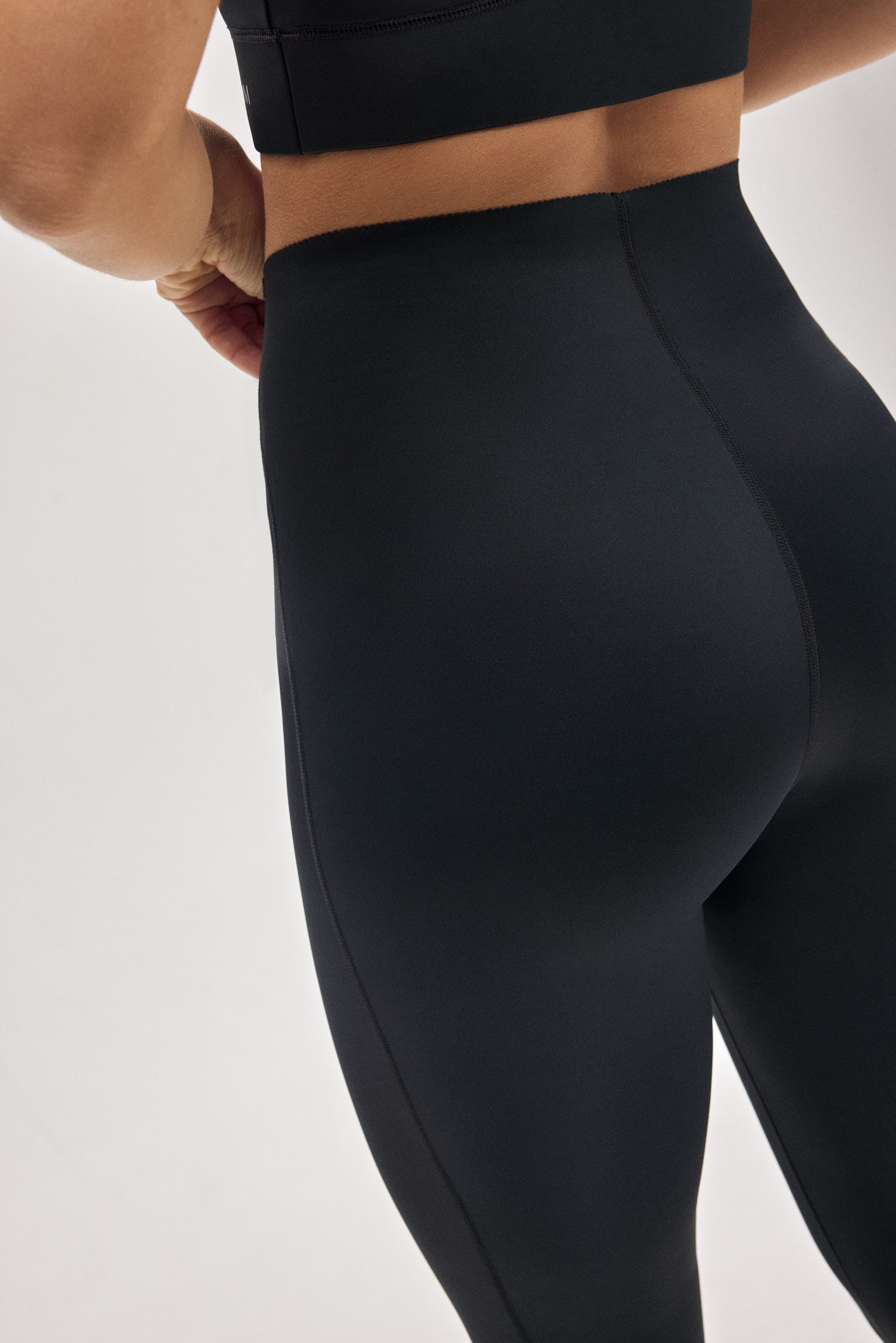 Leggings sportivi compressivi lunghi neri con pancia piatta