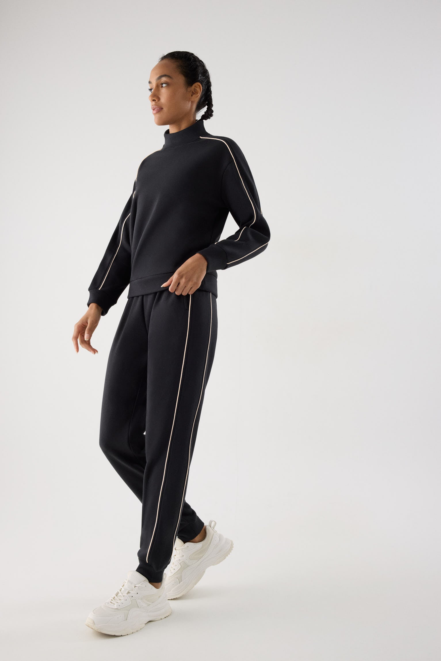 sudadera deportiva estilo casual Slowloom en antracita detalle tejido acabado diseño cómodo special price
