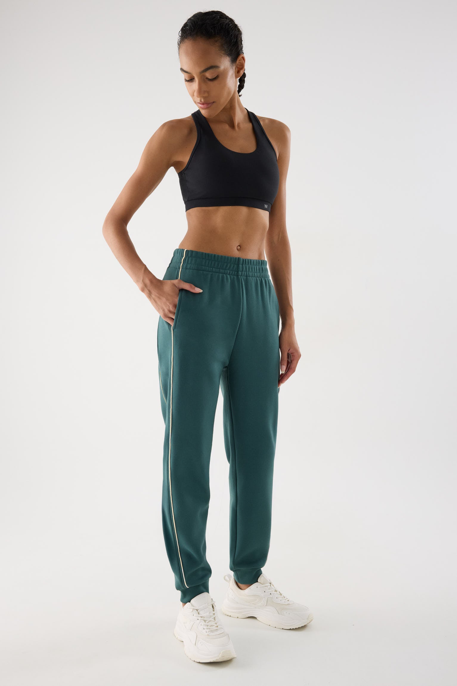 jogger deportivo estilo casual Slowloom en ver azulado transformative teal detalle ajuste silueta diseño cómodo special price