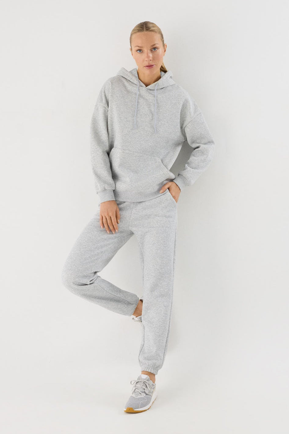 chándal deportivo mujer Slowloom en gris melange look completo para deporte comodidad tejido cálido family match
