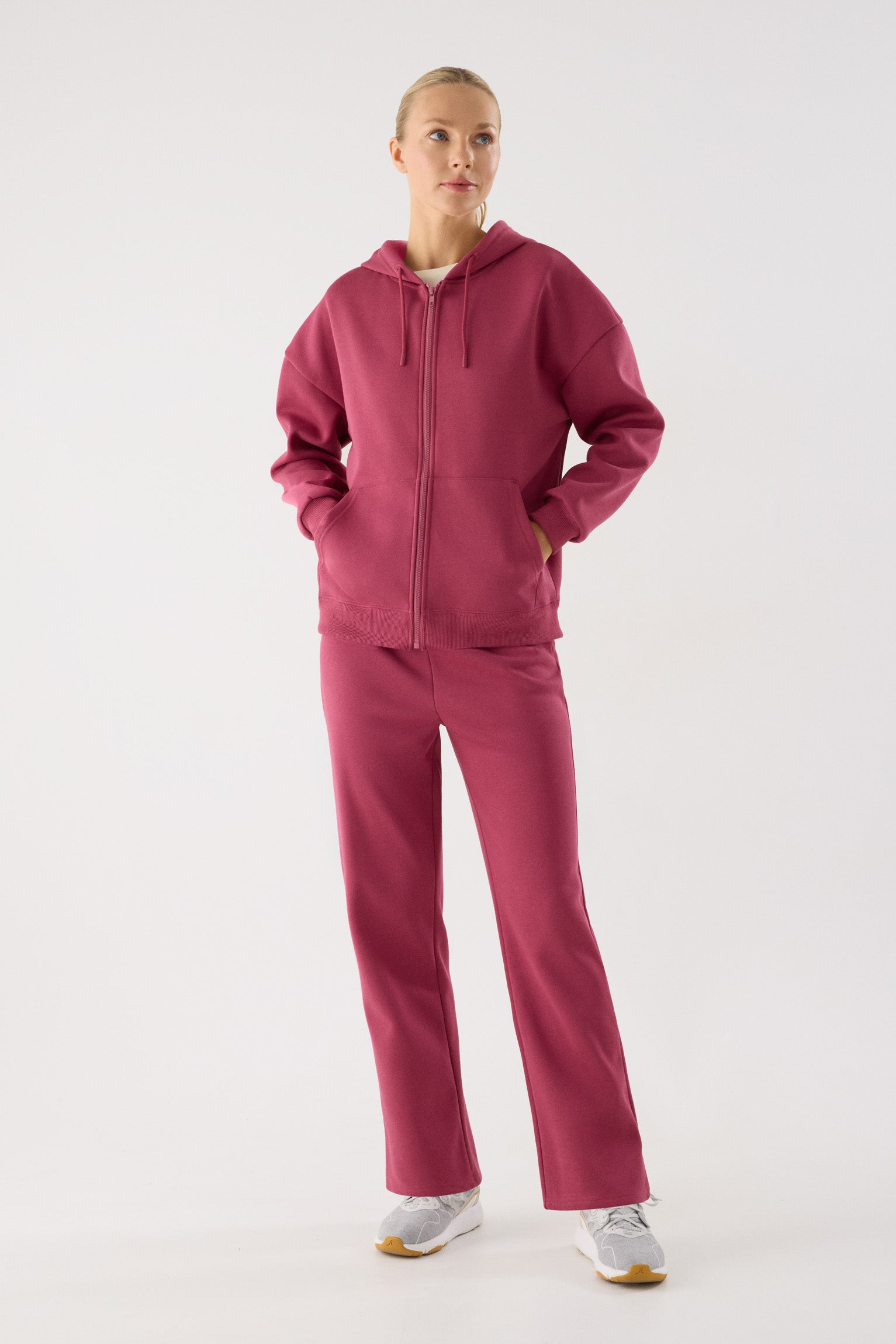 chándal deportivo mujer Slowloom en rosa nocturne rose vista principal en look deportivo tejido cálido family match imagen 003