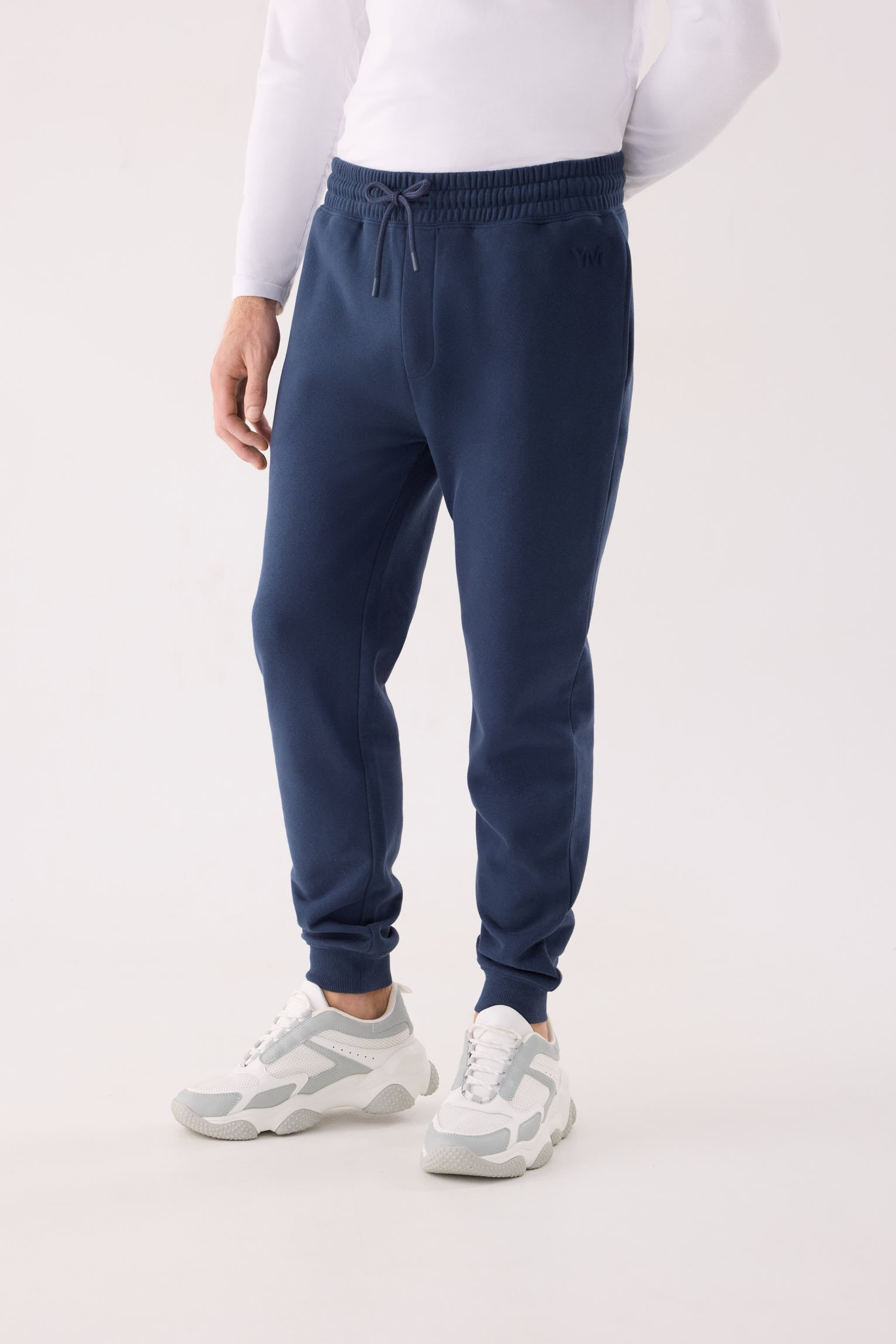 jogger deportivo para hombre Slowloom en deep navy vista principal en look deportivo corte cómodo para el día a día