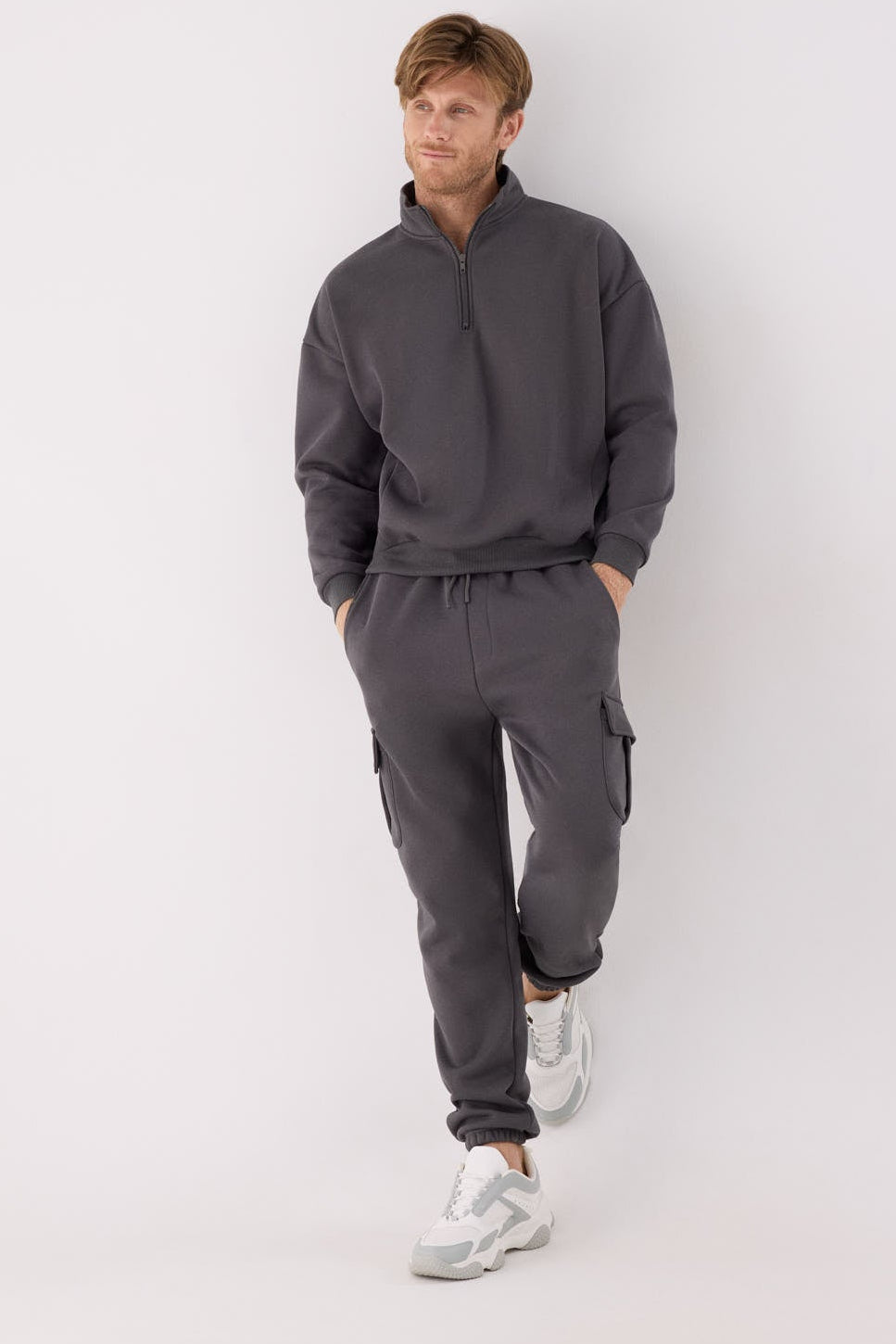 Pantalón sportivo uomo cargo afelpado con cintura ajustable gris marengo