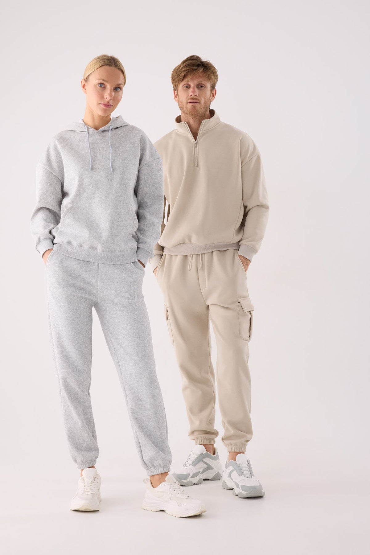 PREVENTA Pantalón sportivo uomo cargo afelpado con cintura ajustable beige