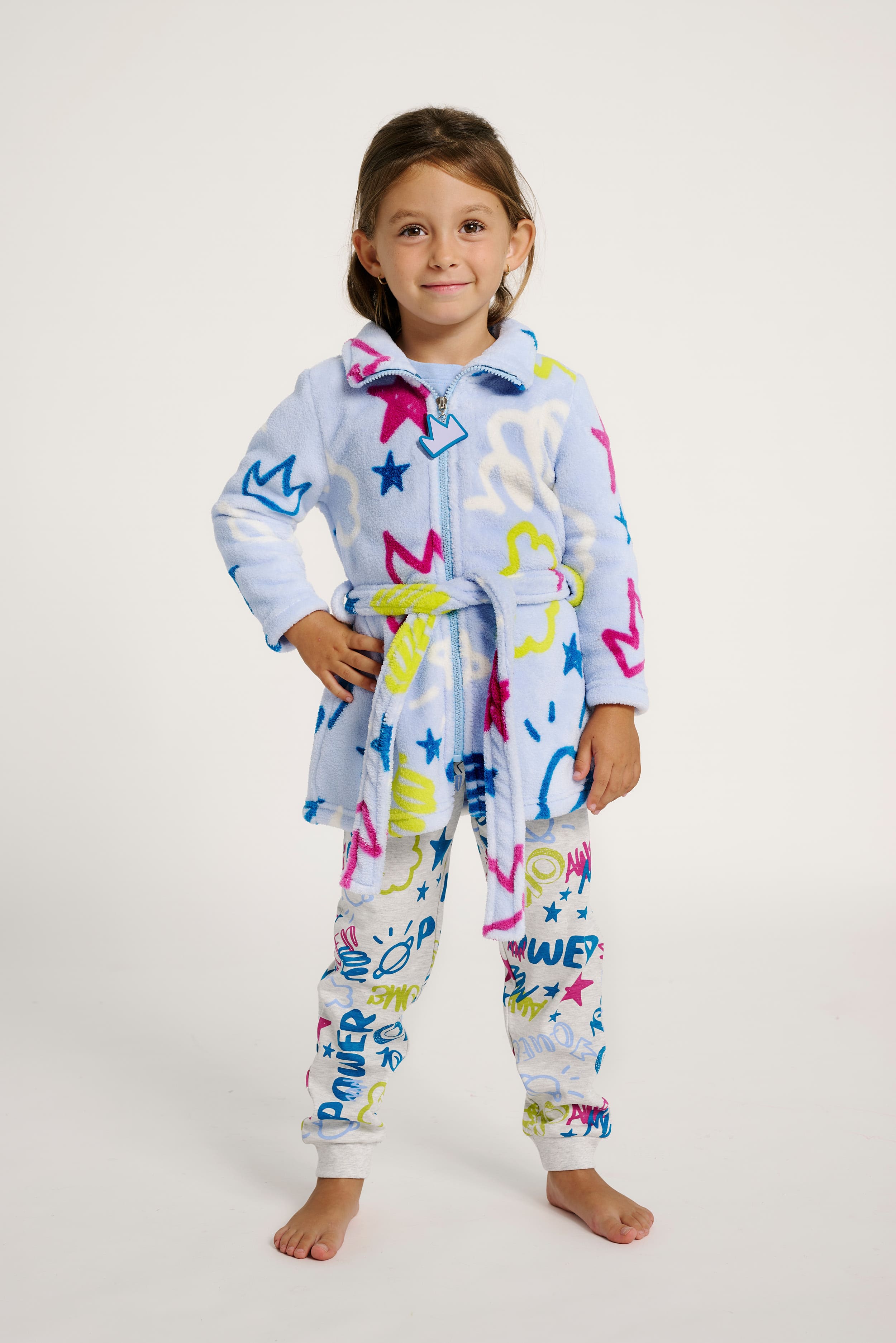 8031001-1-bata-infantil-estampado-estrellas-y-coronas
