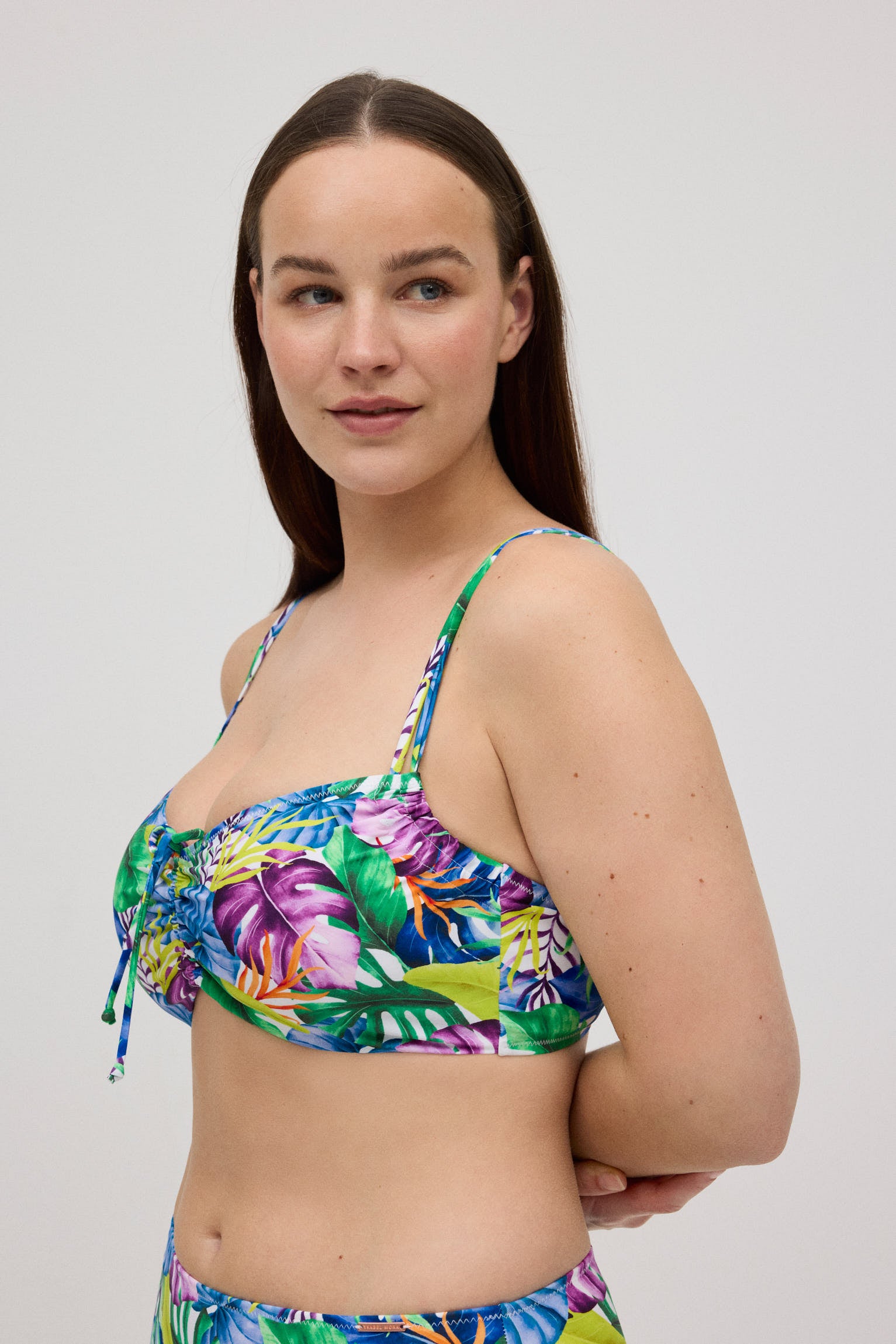 83023-3-top-aro-reductor-bikini-estampado-tropical-mujer-ysabel-mora-multicolor