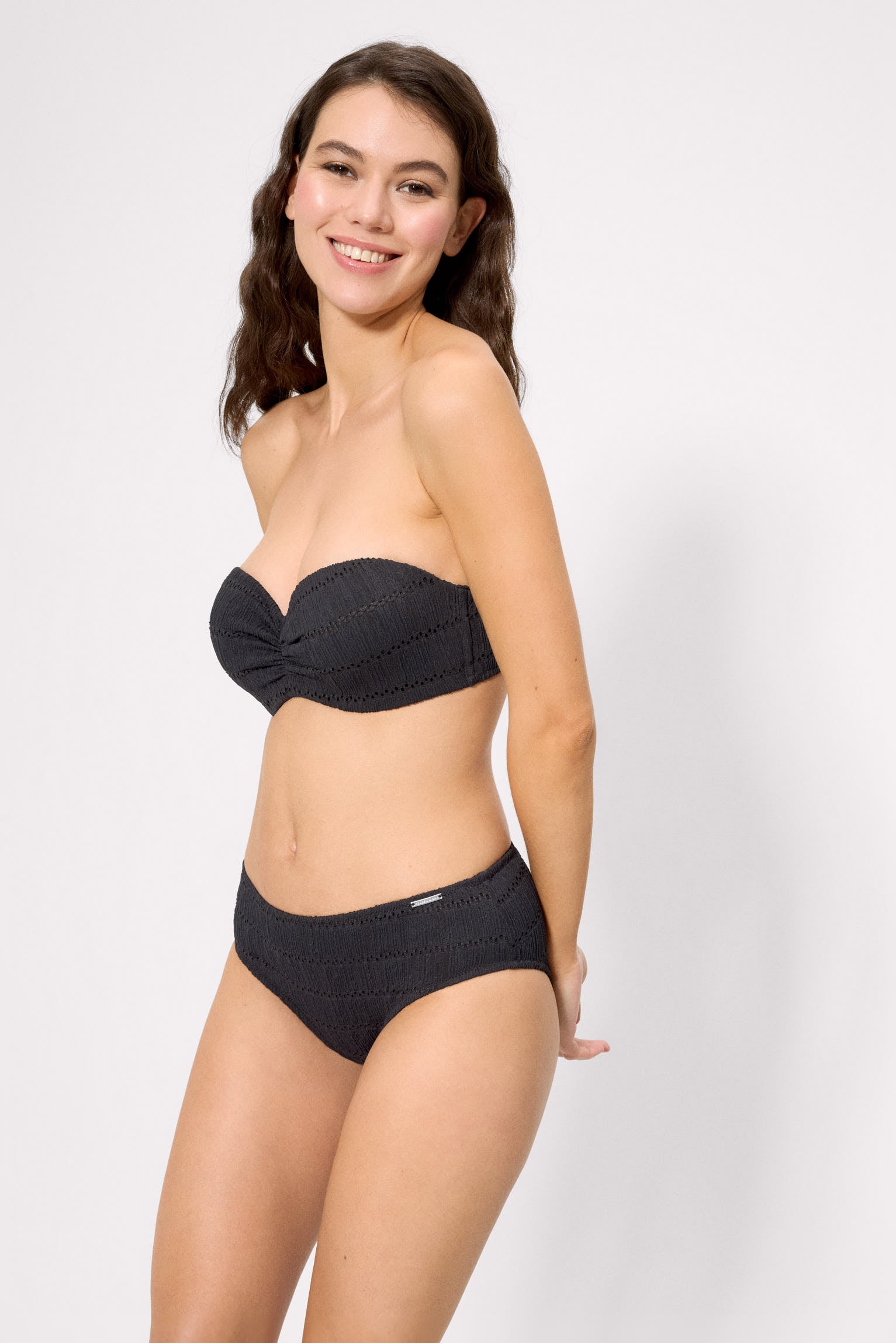 83217-negro-braga-bikini-mujer-midi-textura-negro-mujer-ysabel-mora