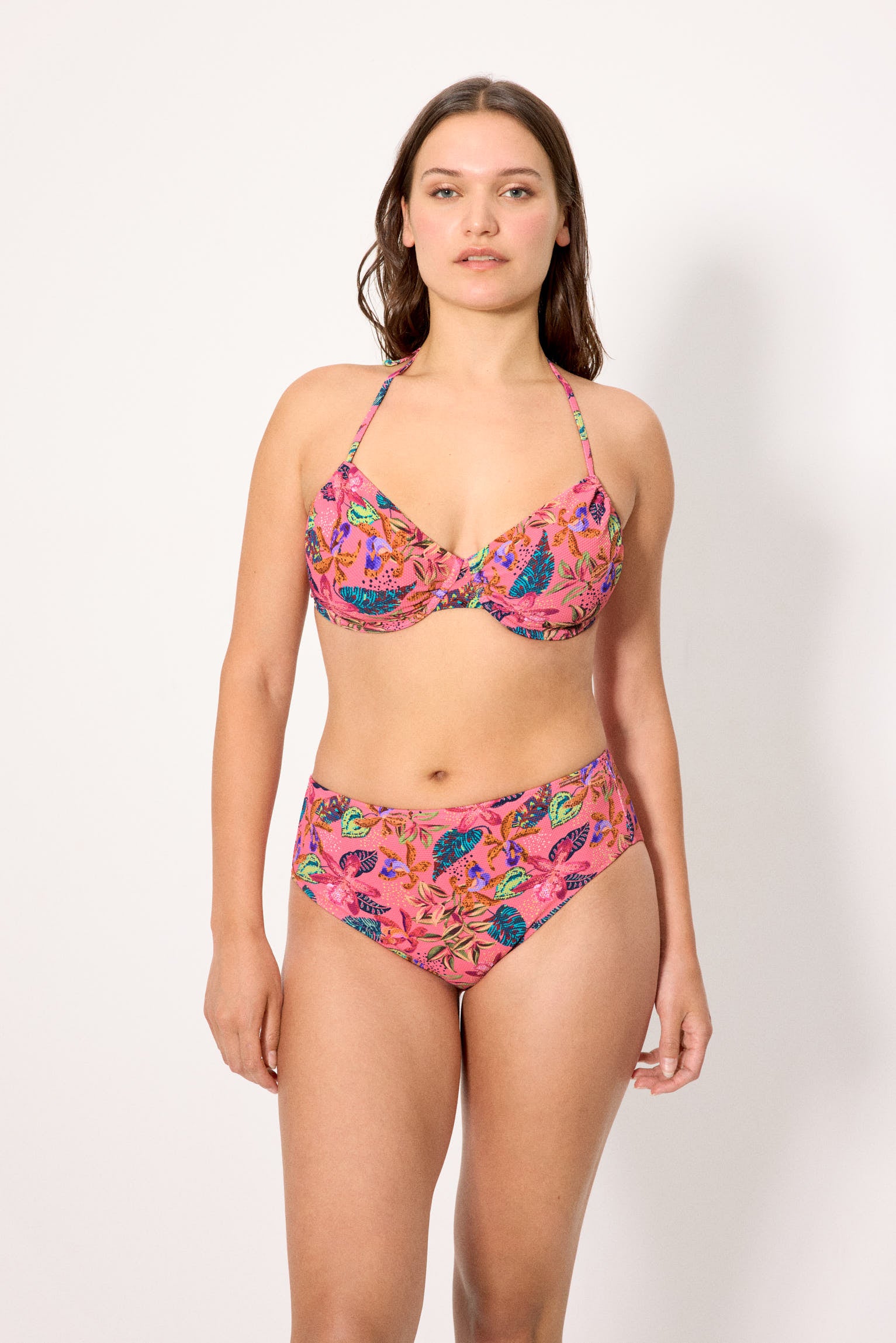 Bikini Minimizer con slip in piqué a vita alta con stampa tropicale, coppa D