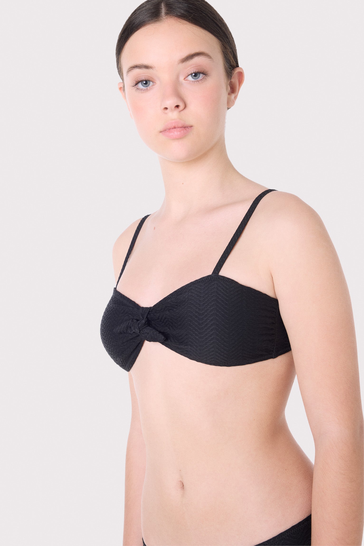 Top bikini da ragazza testurizzato con fiocco e imbottitura rimovibile