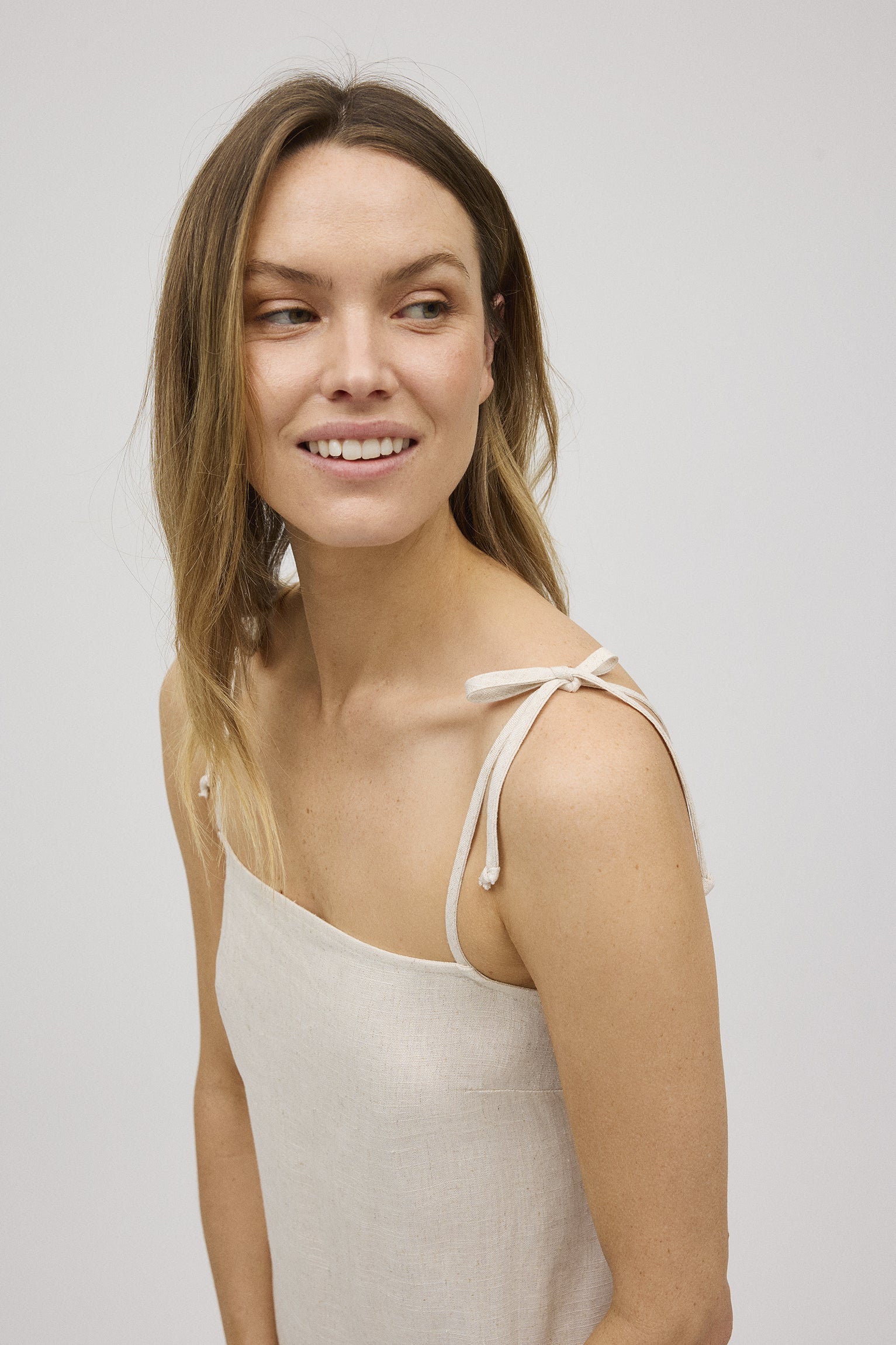 Abito corto dritto in lino