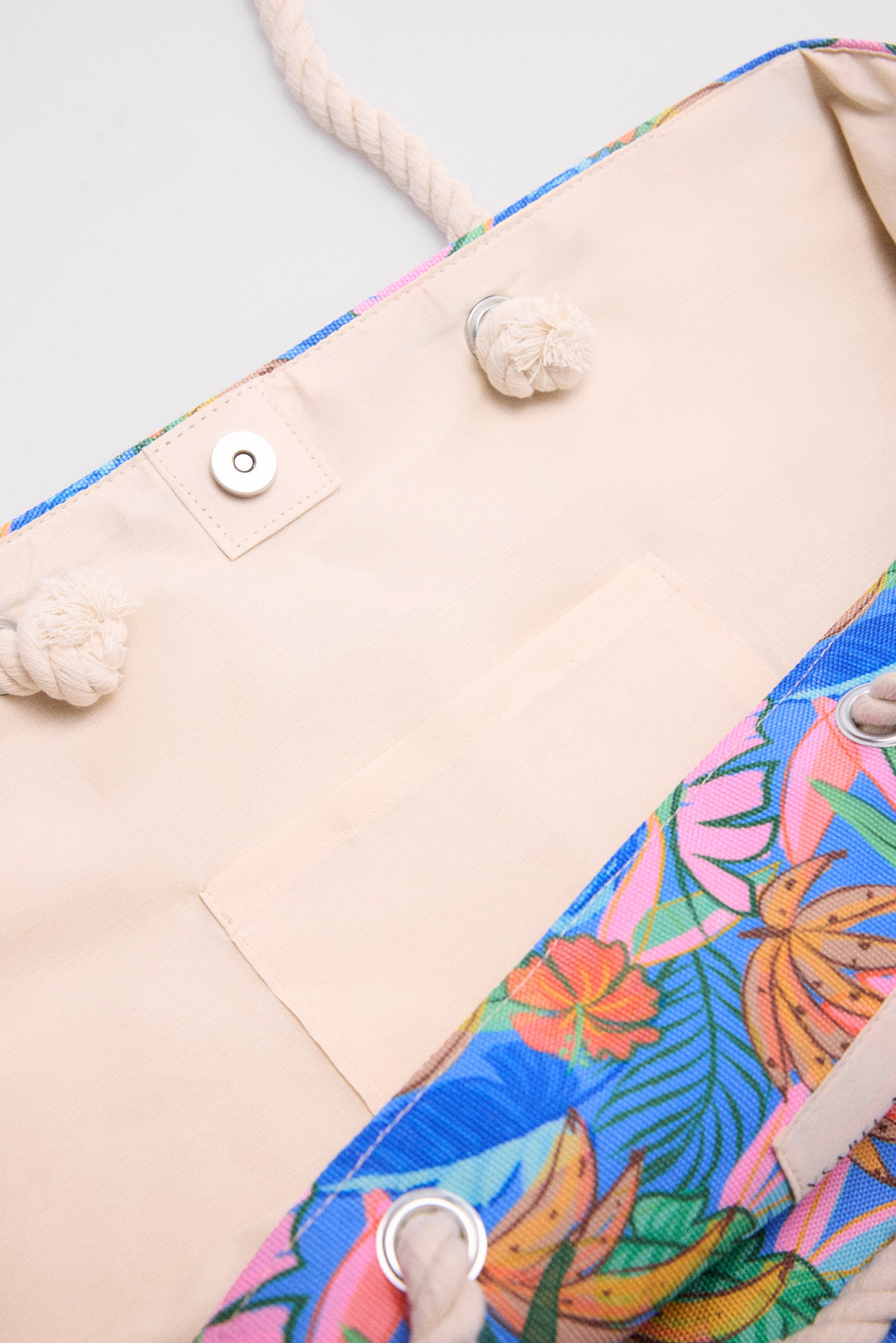 86293-bolso-de-playa-de-tela-estampado-tropical-ysabel-mora