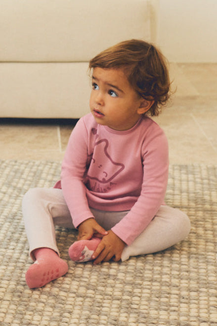Conjunto bebé sudadera con volante y pantalón dibujo gatito